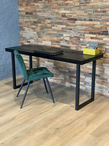 Zwart houten bureau: stijlvol, tijdloos en veelzijdig in elk interieur