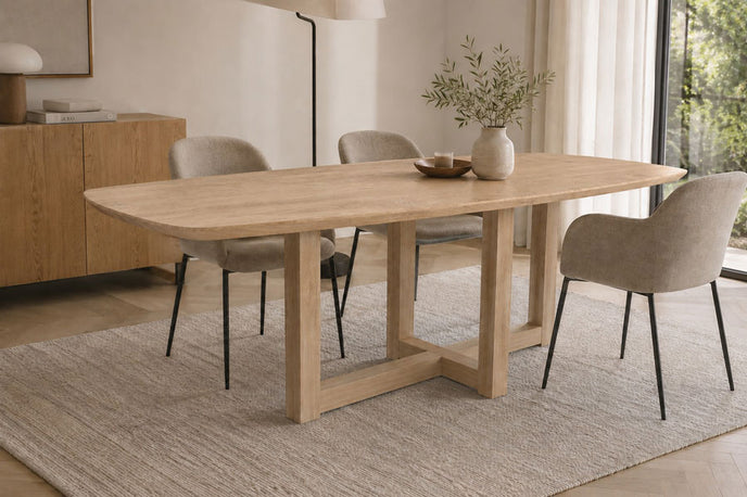 eettafel deens ovaal rune met transparante kleur in een woonkamer