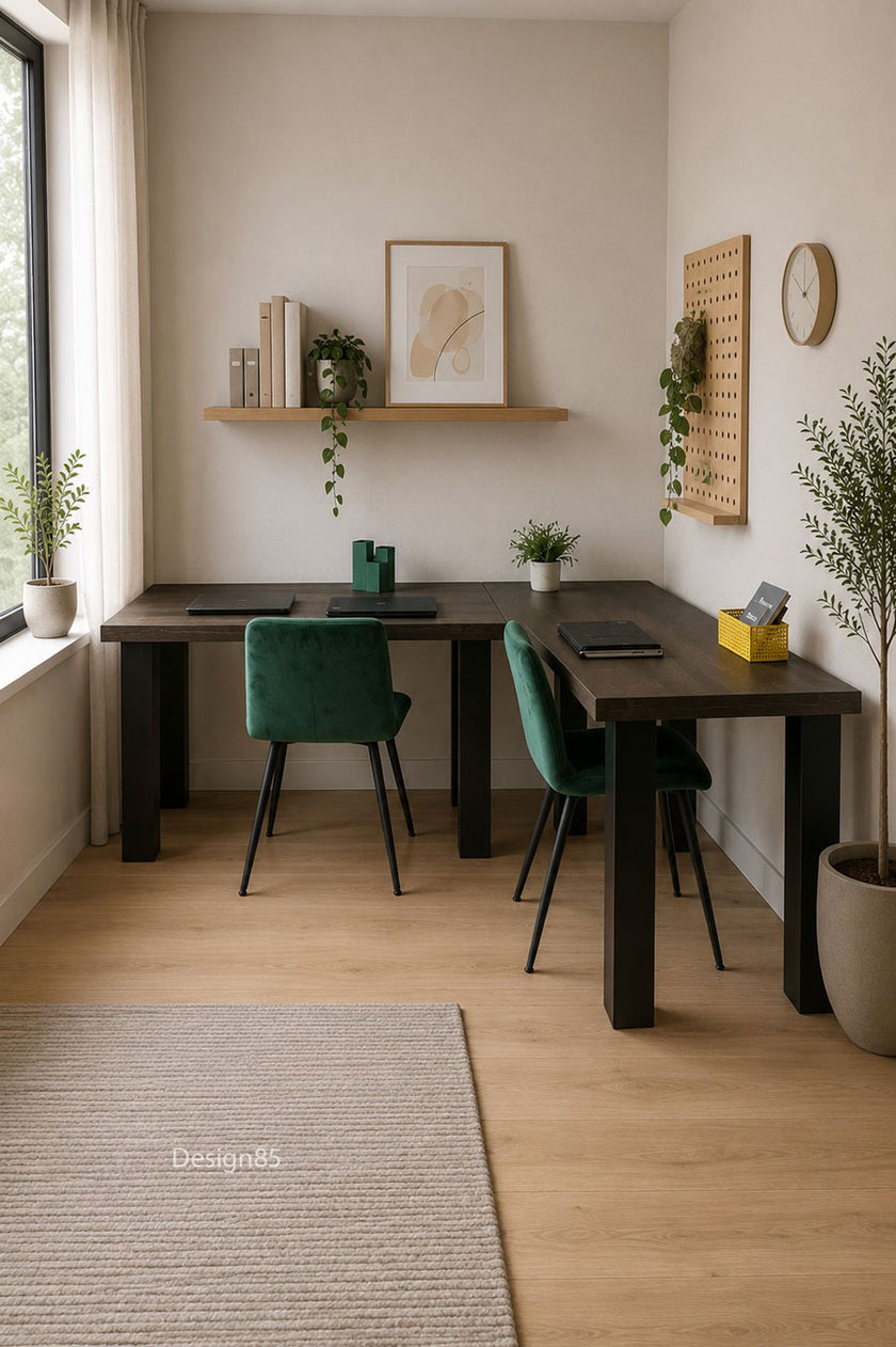 hoekbureau staal in een modern werkkamer met twee groene stoelen en een blad in de kleur zwart