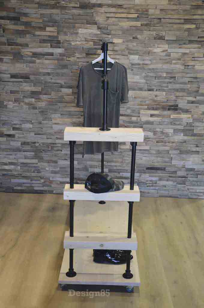 Houten Kledingrek Eigentijds