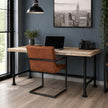industrieel bureau oud in een moderne werkkamer 