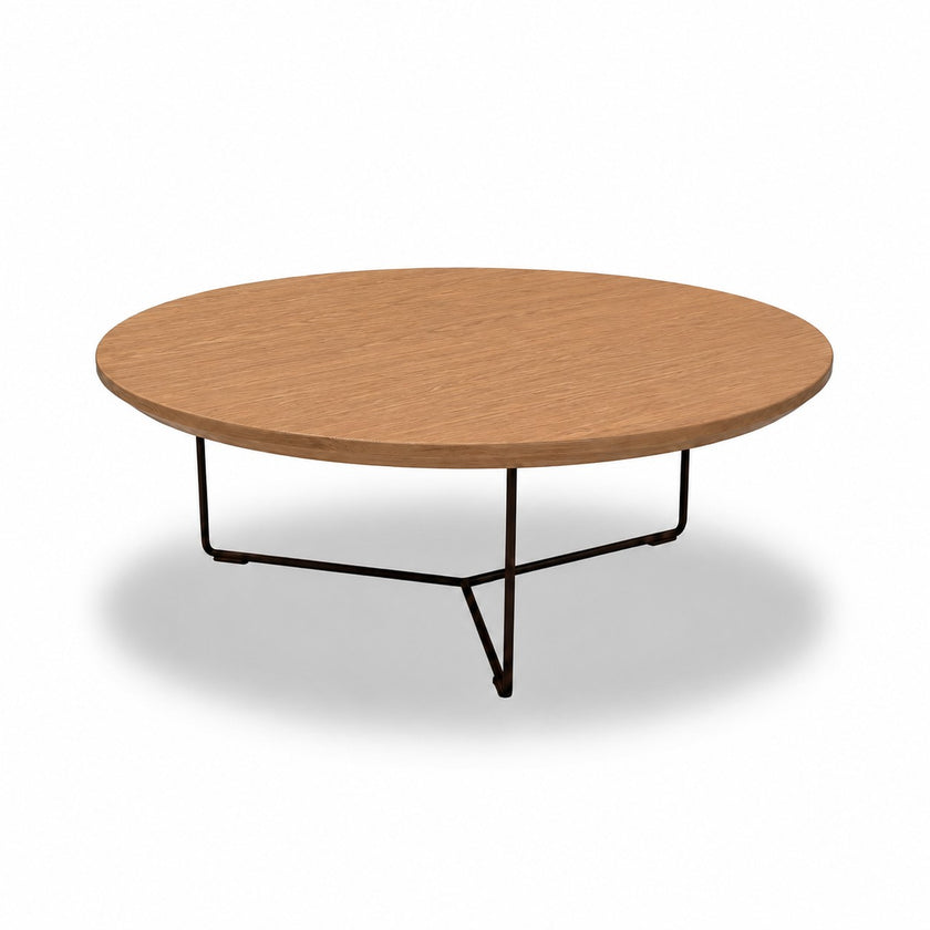Salontafel industrieel eiken met zandkleurig eiken tafelblad en zwart metalen onderstel