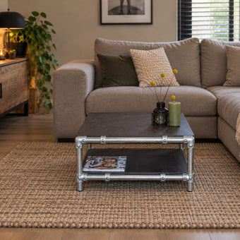 salontafel steigerbuis meer met een verzinkt frame en een blad van vurenhout in de kleur zwart