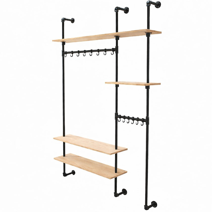 Kapstokwand met onbehandeld eikenhout, zwarte steigerbuizen en legplanken