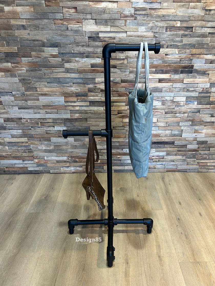 Steigerbuis Kledingrek En Tassenrek