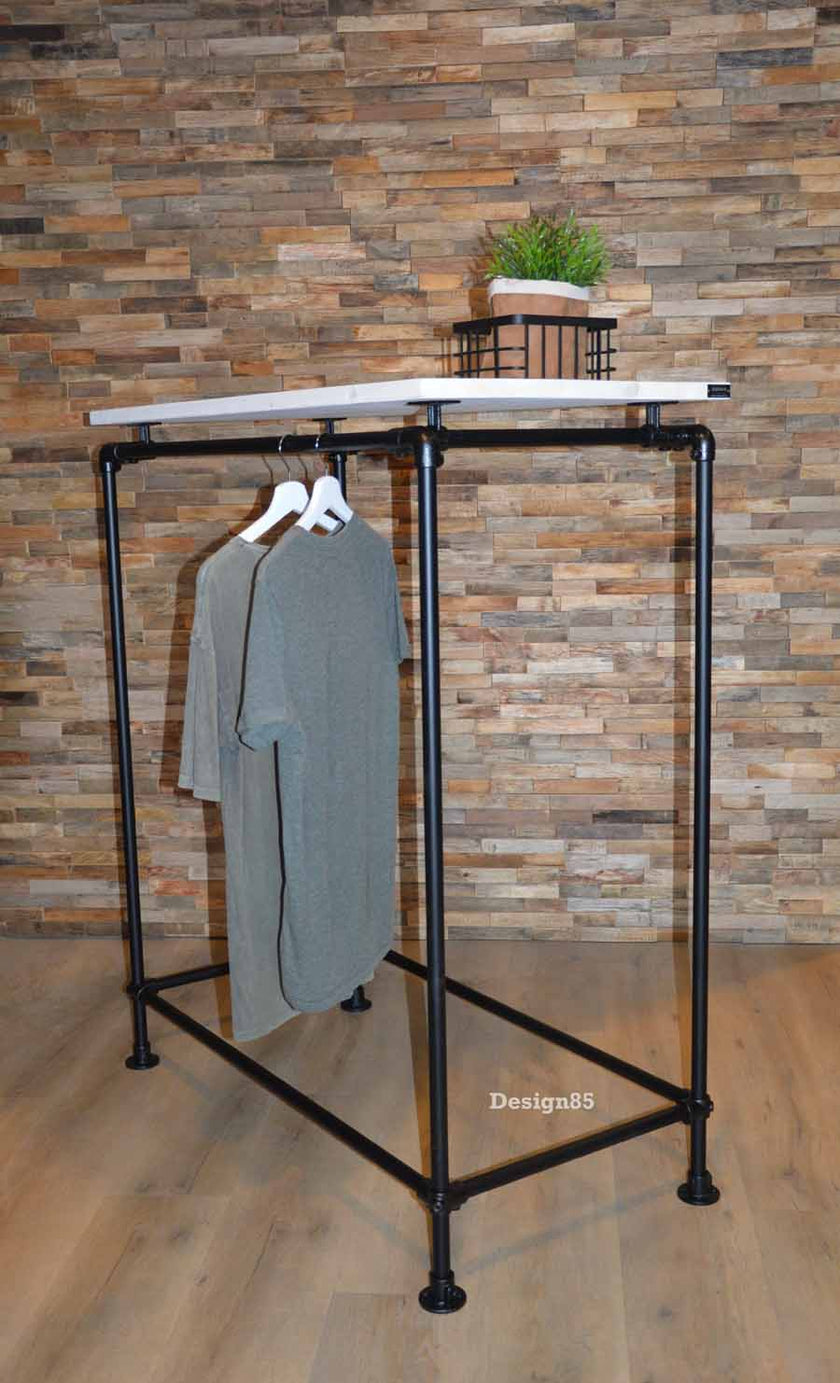 Steigerbuis Kledingrek Pikant