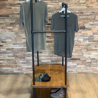 Steigerbuis Kledingrek Winkel